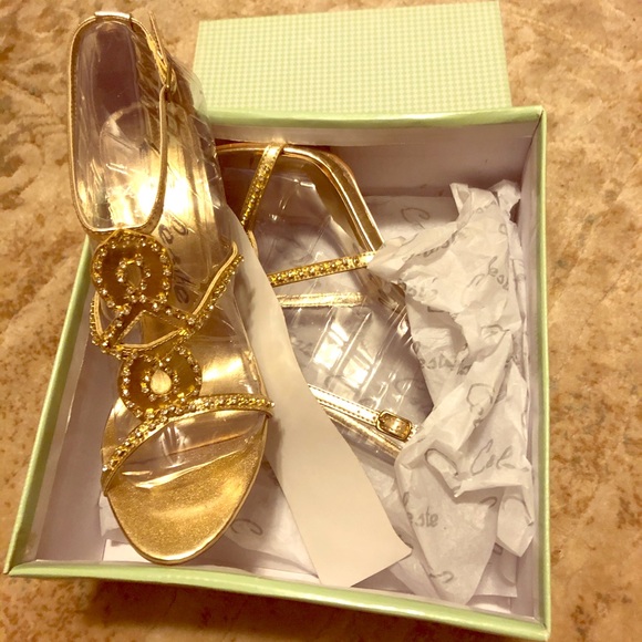 NEW, SEXY, ELEGANT-GOLD & RHINESTONE STILETTO’S - Picture 2 of 8